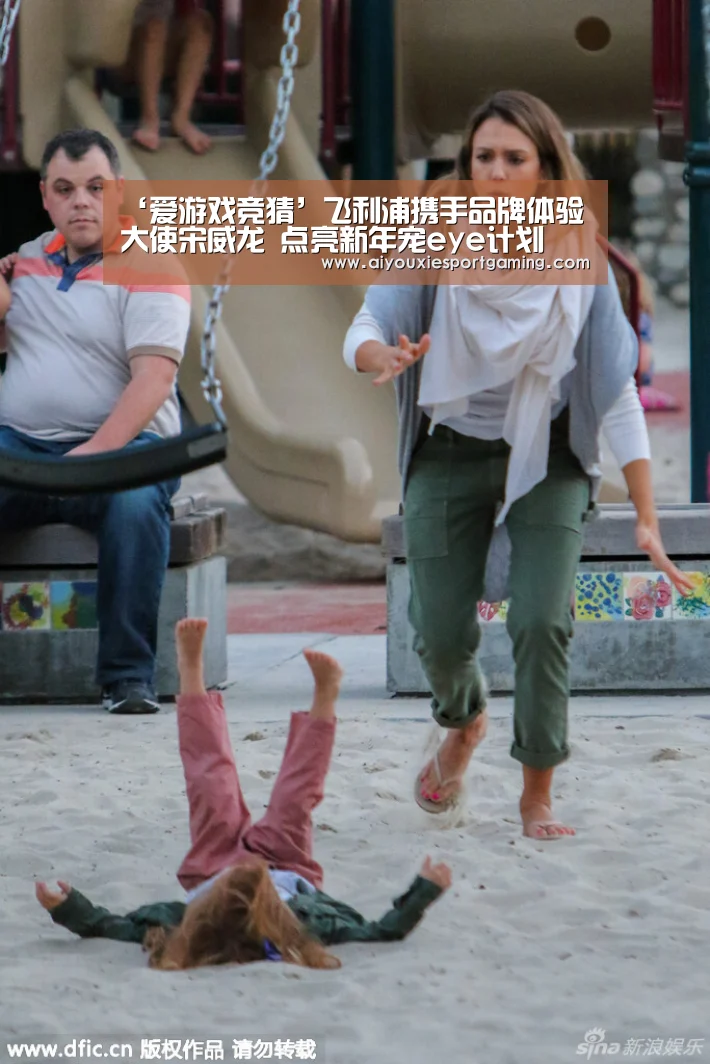 ‘爱游戏竞猜’飞利浦携手品牌体验大使宋威龙 点亮新年宠eye计划(图2) 爱游戏登录